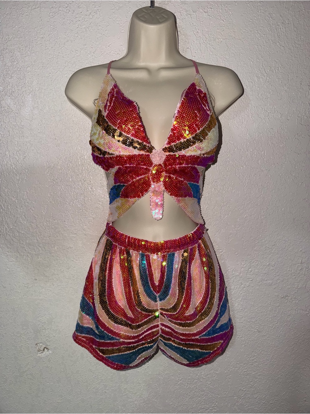 Source Unknown Pink Multi-Sequin Butterfly Crop Top and Shorts Set